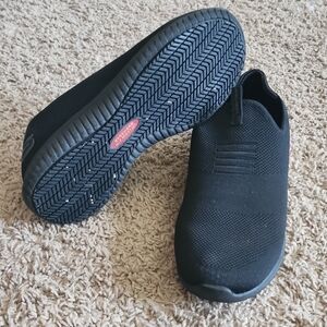 Skechers Women's Black Slip-On Sneakers Slip Resistant Size 9.5